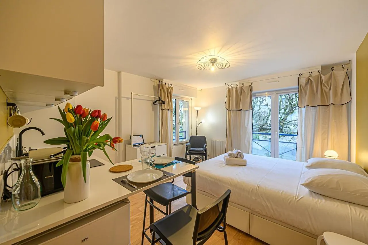 Le Ptit Pat - Studio Renove Avec Garage Centre Ville Βαν 0*,