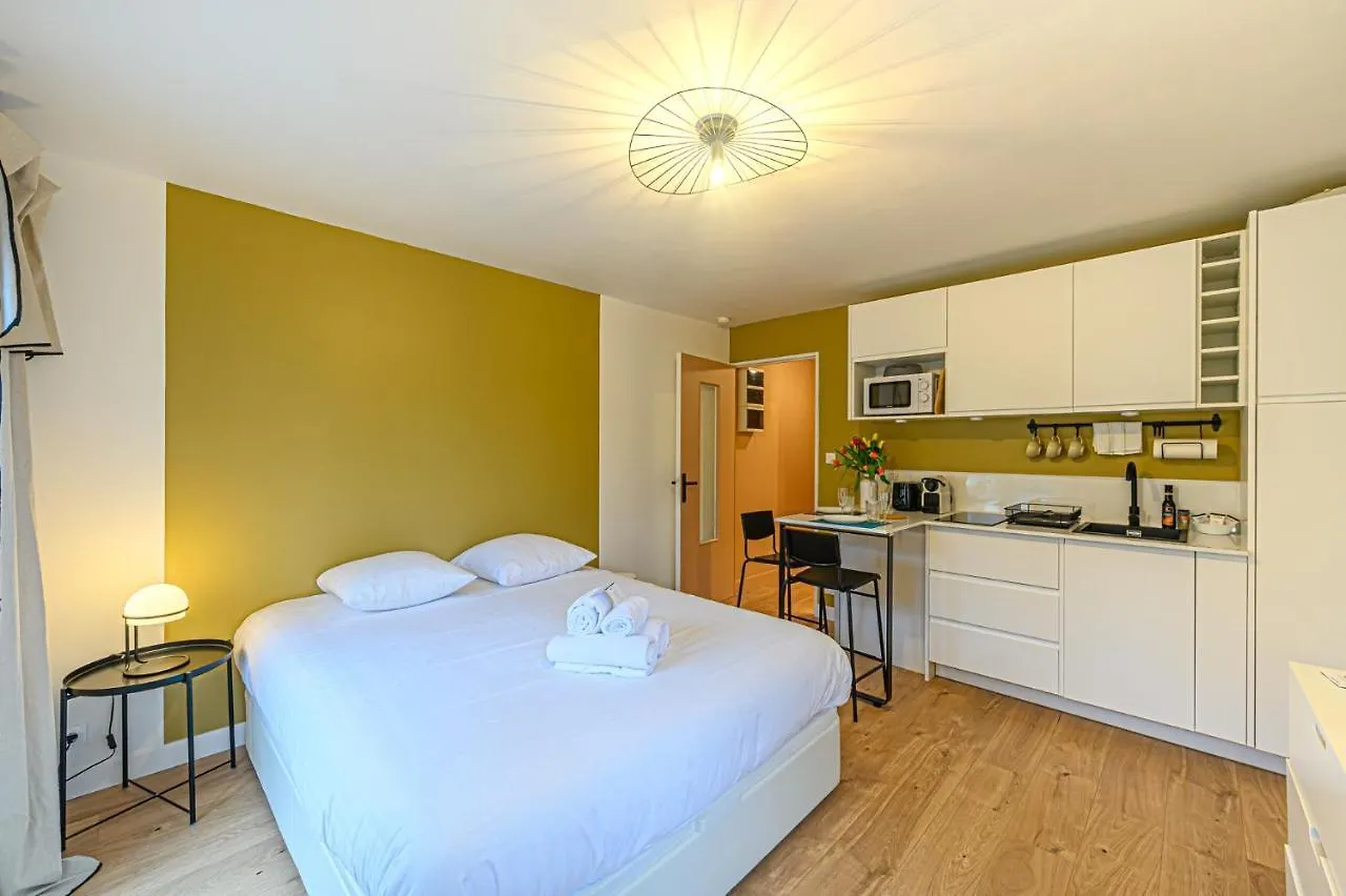 Apartment Le Ptit Pat - Studio Renove Avec Garage Centre Ville Vannes